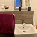Modern Calm Studio, * Vratislav